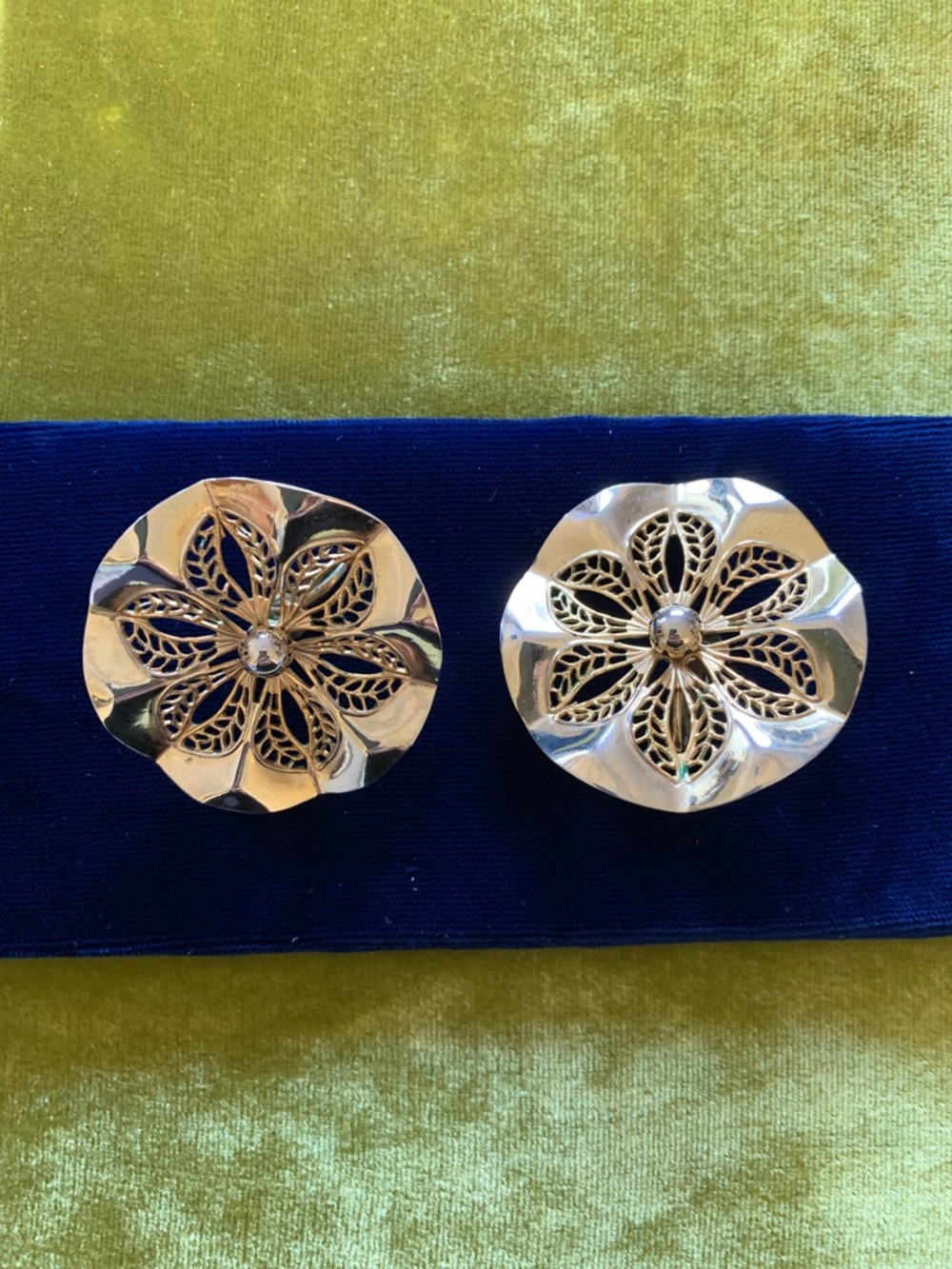 Vintage SAC Gold-Tone Floral Clip Earrings